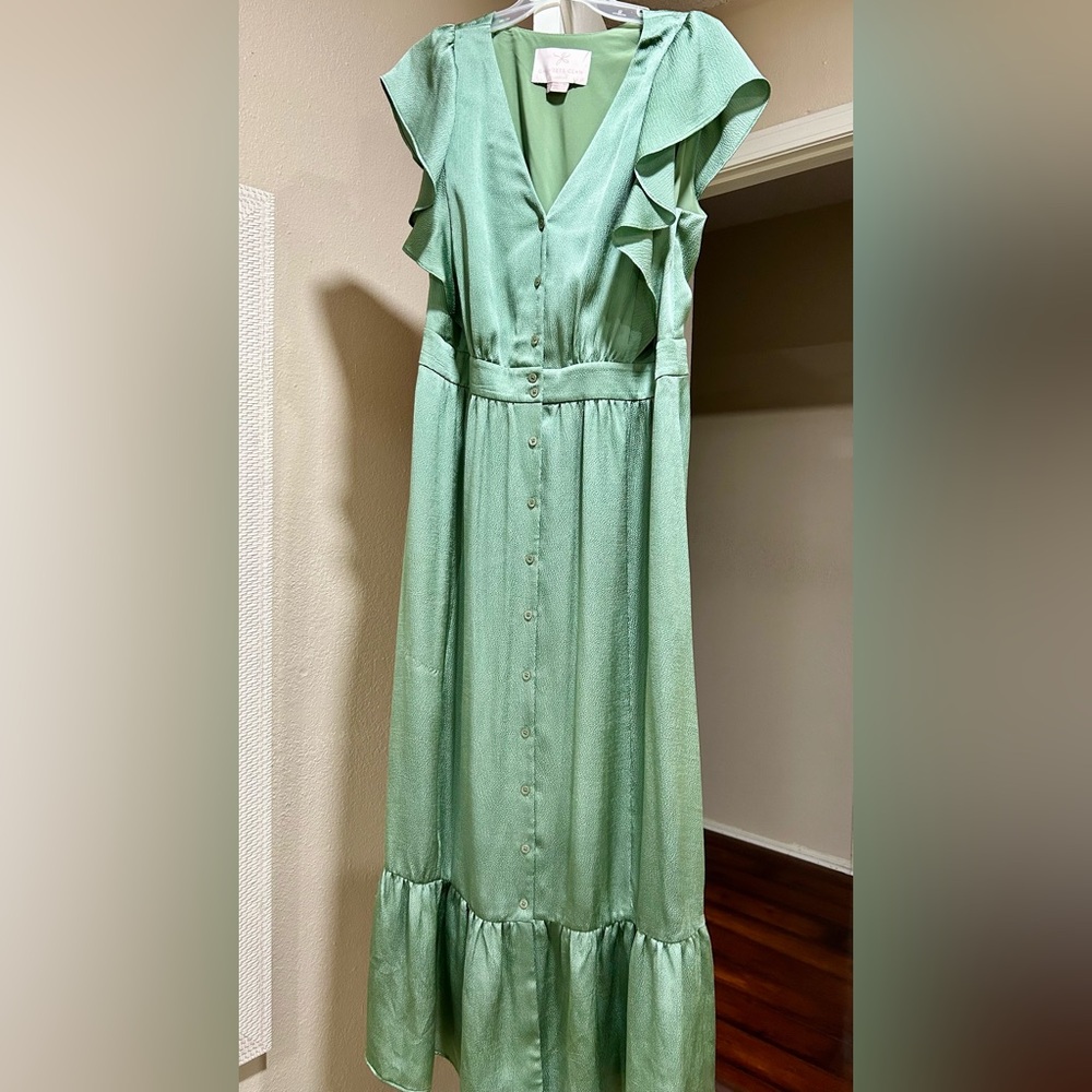 Elegant Green Button-Down Dress
